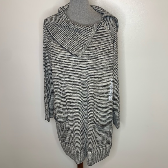 eight eight eight Tops - ⭐️3/$25⭐️ Plus Size Zip Neck sweater tunic dress